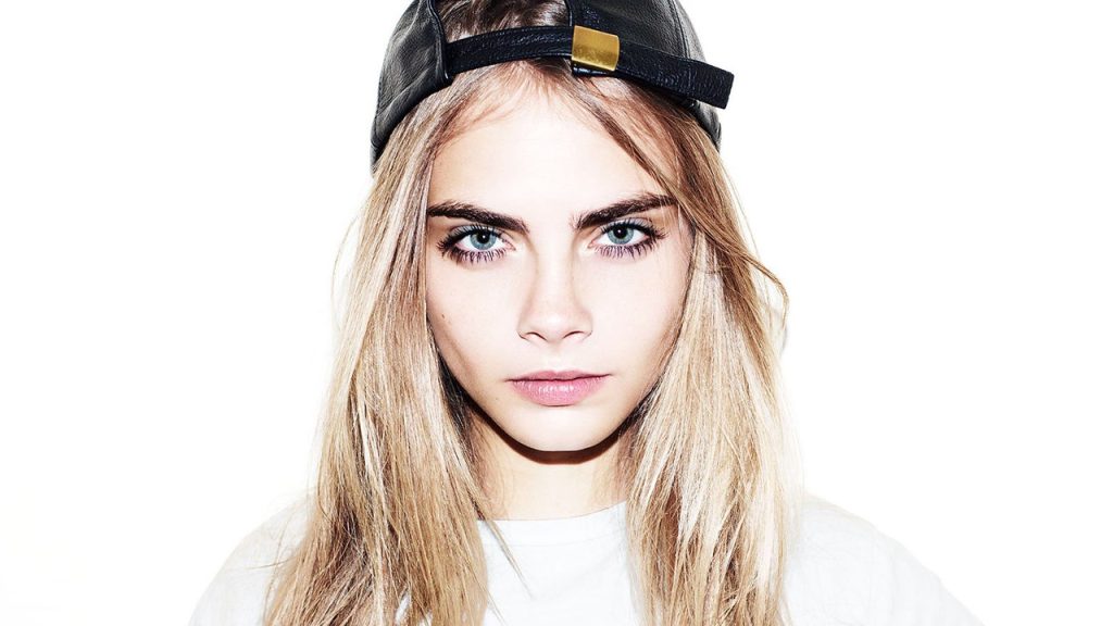 Blonde Hair and Dark Brows Trend - Cara Delevingne